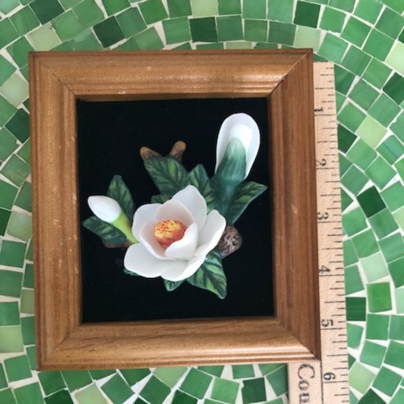 VINTAGE FRAMED PORCELAIN MAGNOLIA #46538 - Picture 5 of 8